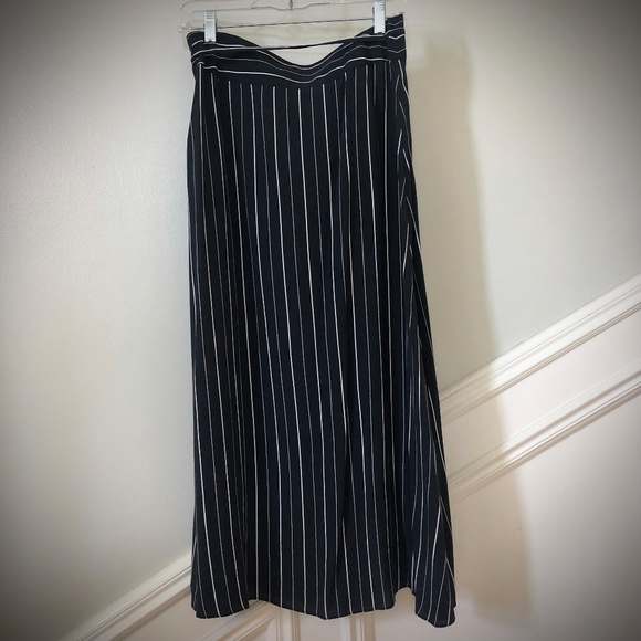 LOFT NWOT Black/White Striped Midi Skirt - Picture 3 of 7